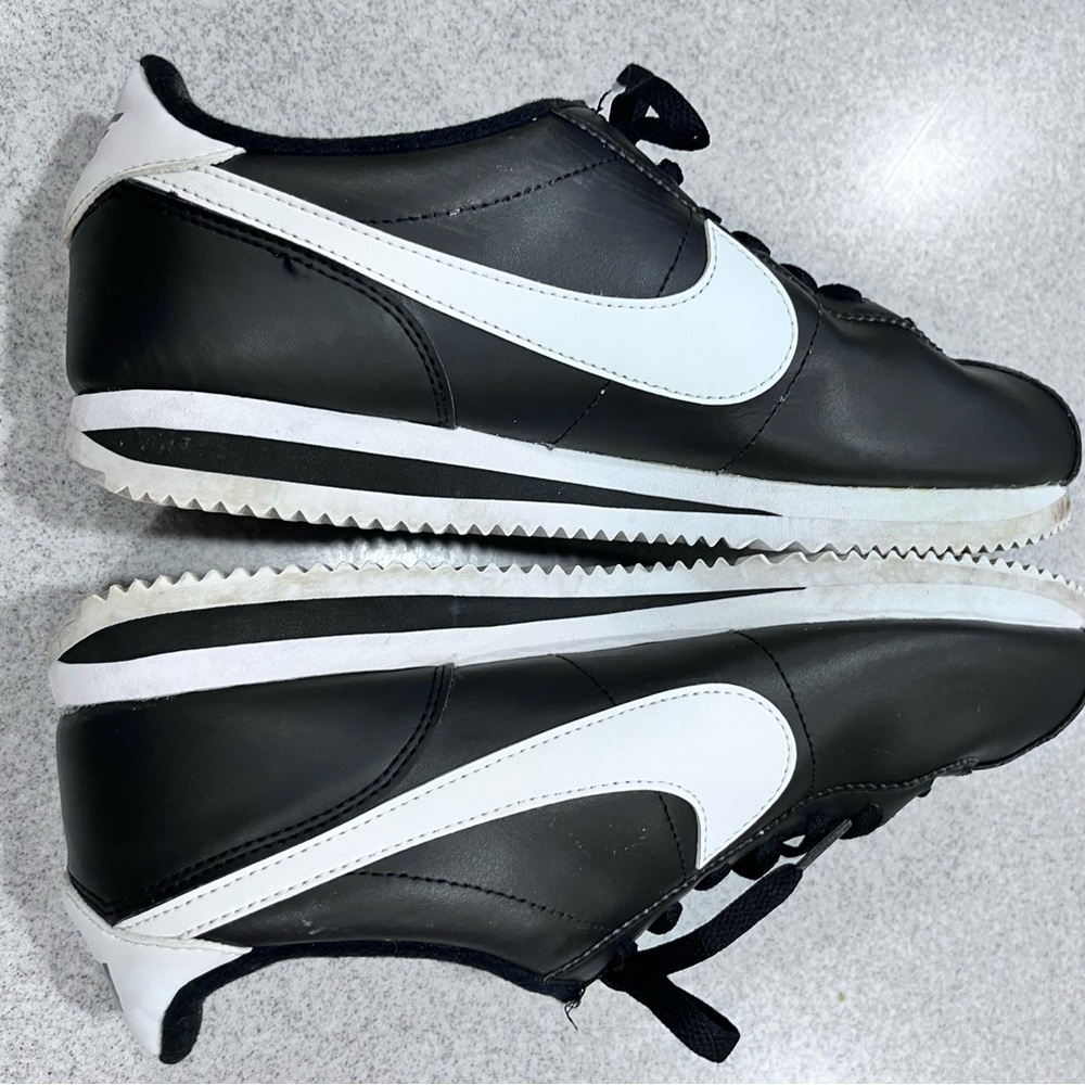 Nike Cortez ‘72 OG Basic  Athletic 819719-012 Men’s Shoes SZ 10 Black White